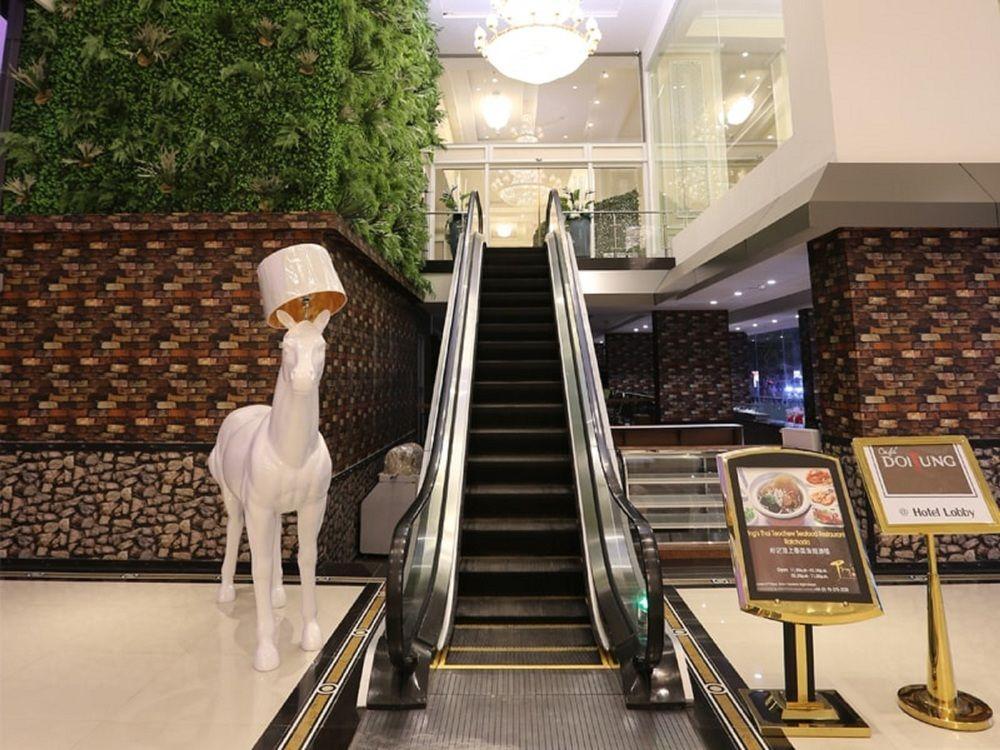 The Bazaar Hotel Bangkok Exterior foto
